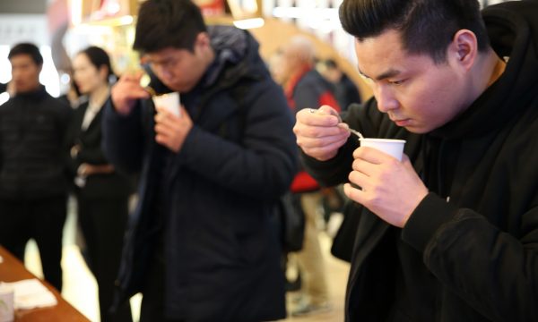 云南小粒咖啡将牵手十万台咖啡机走向全国